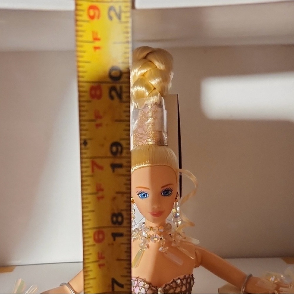 Barbie Pink Splendor in Luxurious Gown - Picture 5 of 8